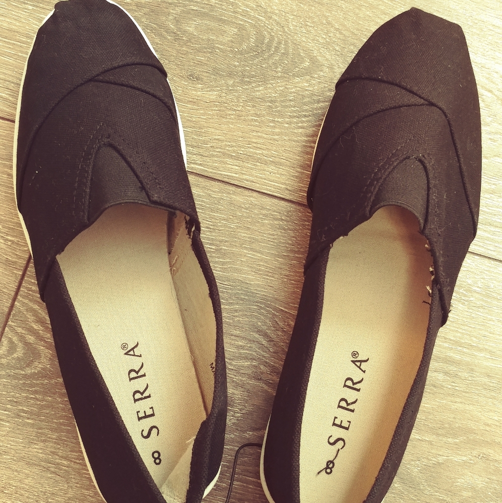 Serra Ladies Memory Foam Canvas Slip-Ons (SIZE 8)